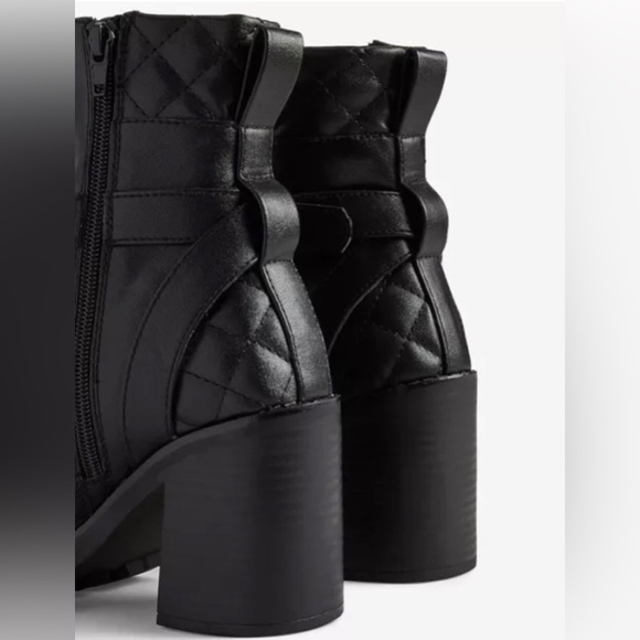 EXPRESS black mid ankle lug combat boot. Lace up & heel NEW pd $106 w/t&s - Picture 5 of 10